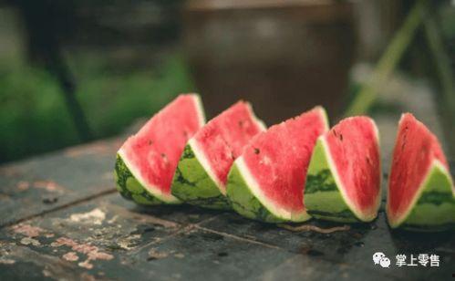 卖首饰女吃瓜,揭秘珠宝界幕后风云